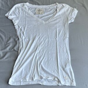 Abercrombie & Fitch White V-Neck Short Sleeve Tee